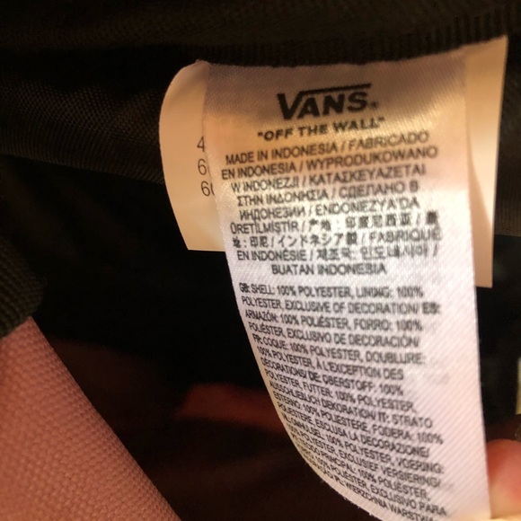 🎉SALE🎉 NWT Unisex Vans “Sporty Realm” backpack. - Picture 10 of 11